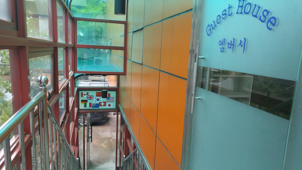 Embassy Guesthouse Itaewon Seoel Buitenkant foto